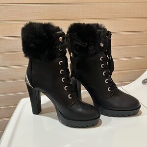 Guess Tie up Fur Ankle Booties